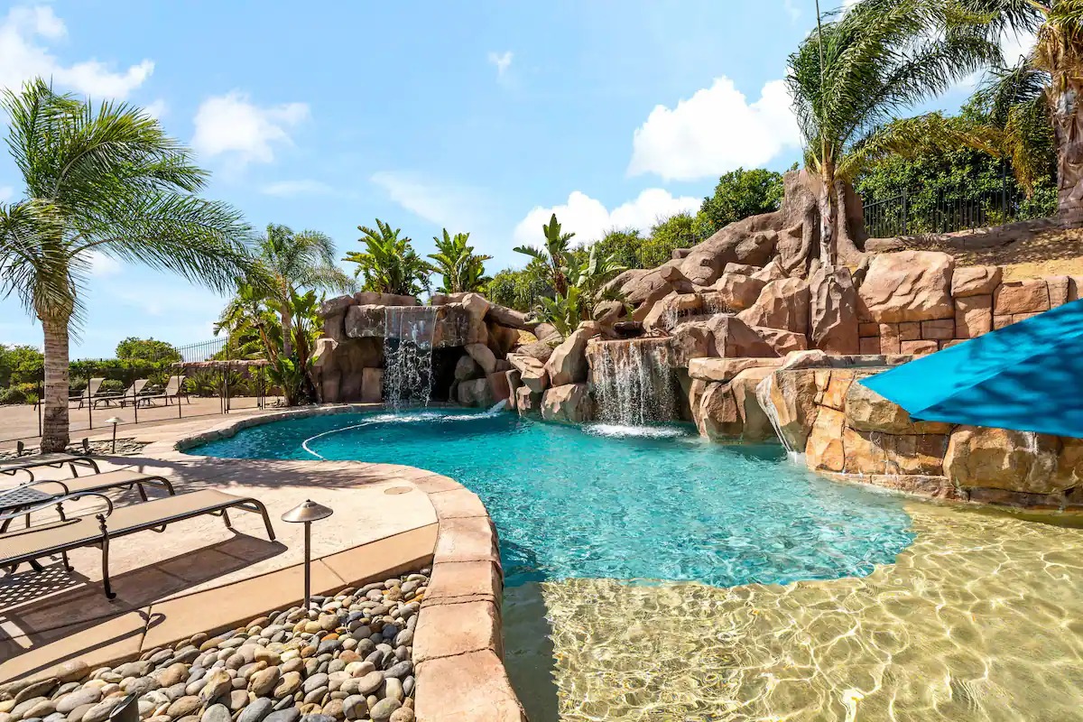 How to Choose the Perfect Luxury Rental for Your Group